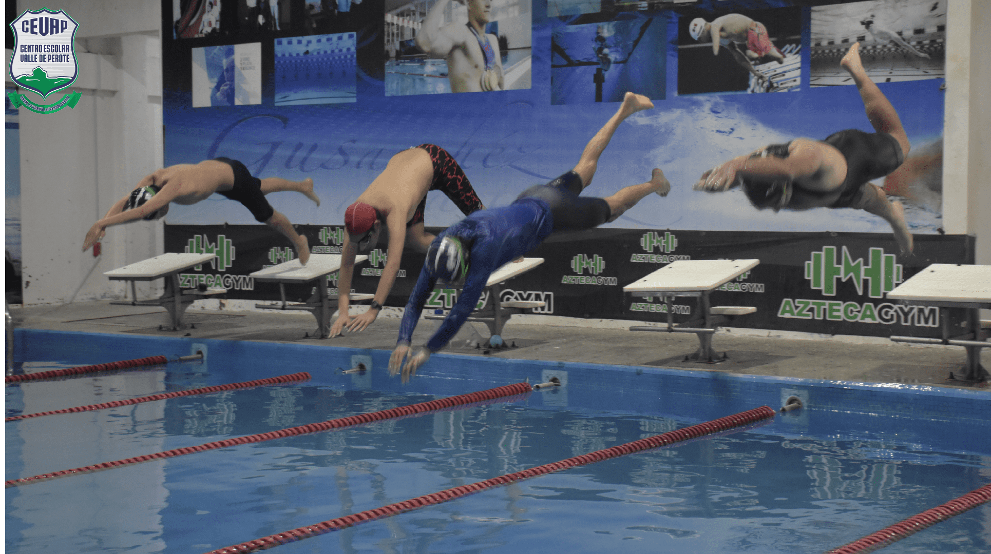 Alumnos del CEVaP practicando natación