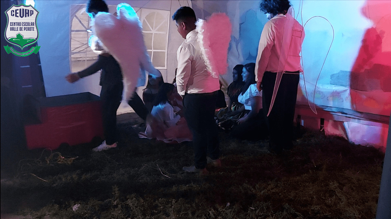 Alumnos del CEVaP durante la pastorela